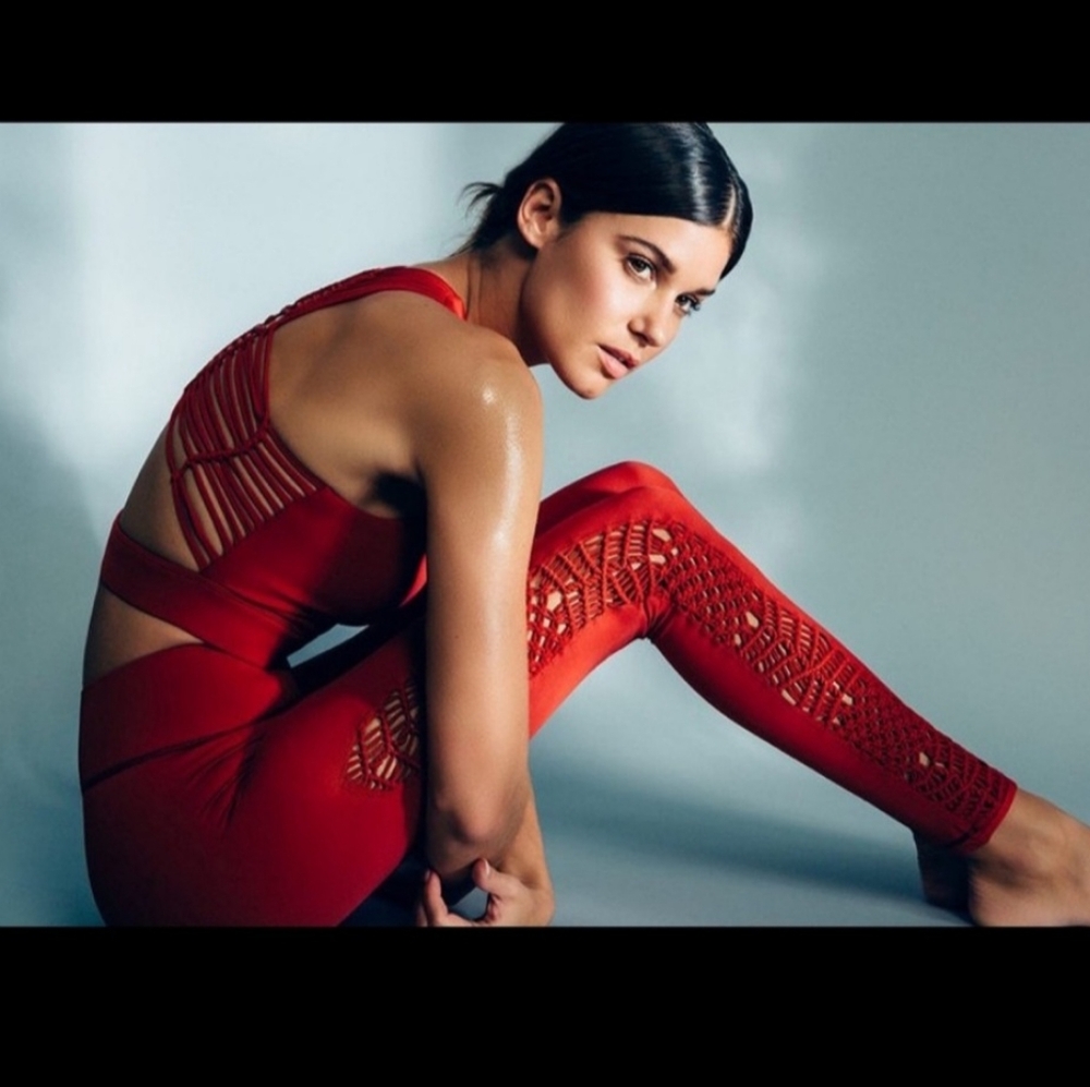 Carbon38 Sayang Collection Tanjung Leggings Red, XS